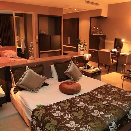 Cratos Premium Hotel, Casino, Port & Spa Kazaphani Oda fotoğraf