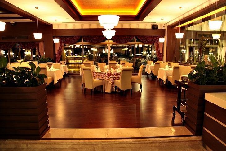 Cratos Premium Hotel, Casino, Port & Spa Kazaphani Dış mekan fotoğraf