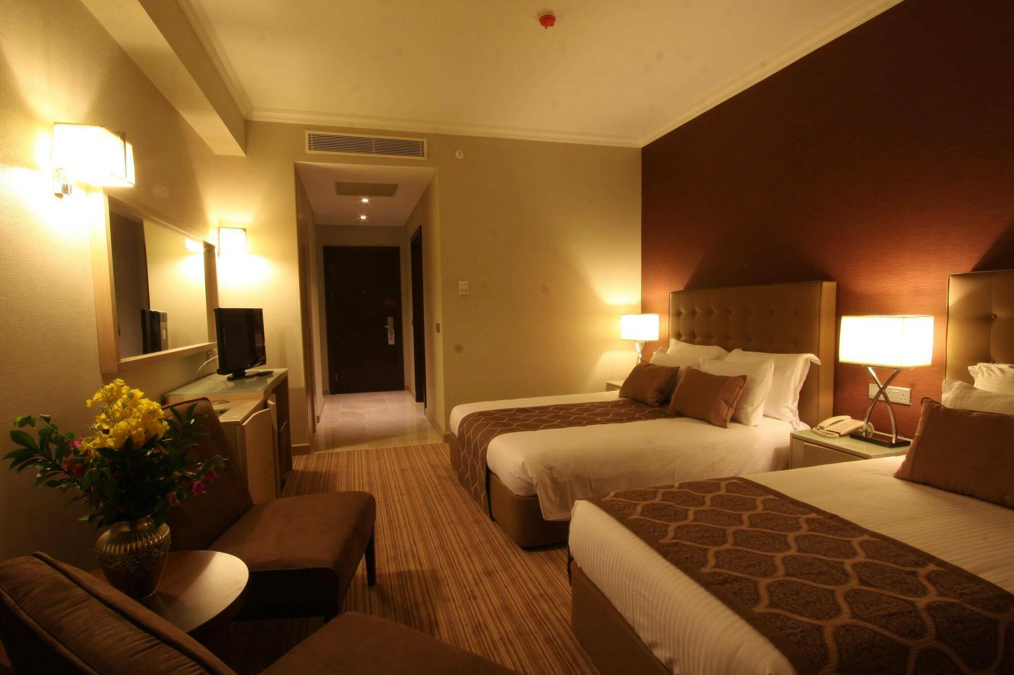 Cratos Premium Hotel, Casino, Port & Spa Kazaphani Dış mekan fotoğraf