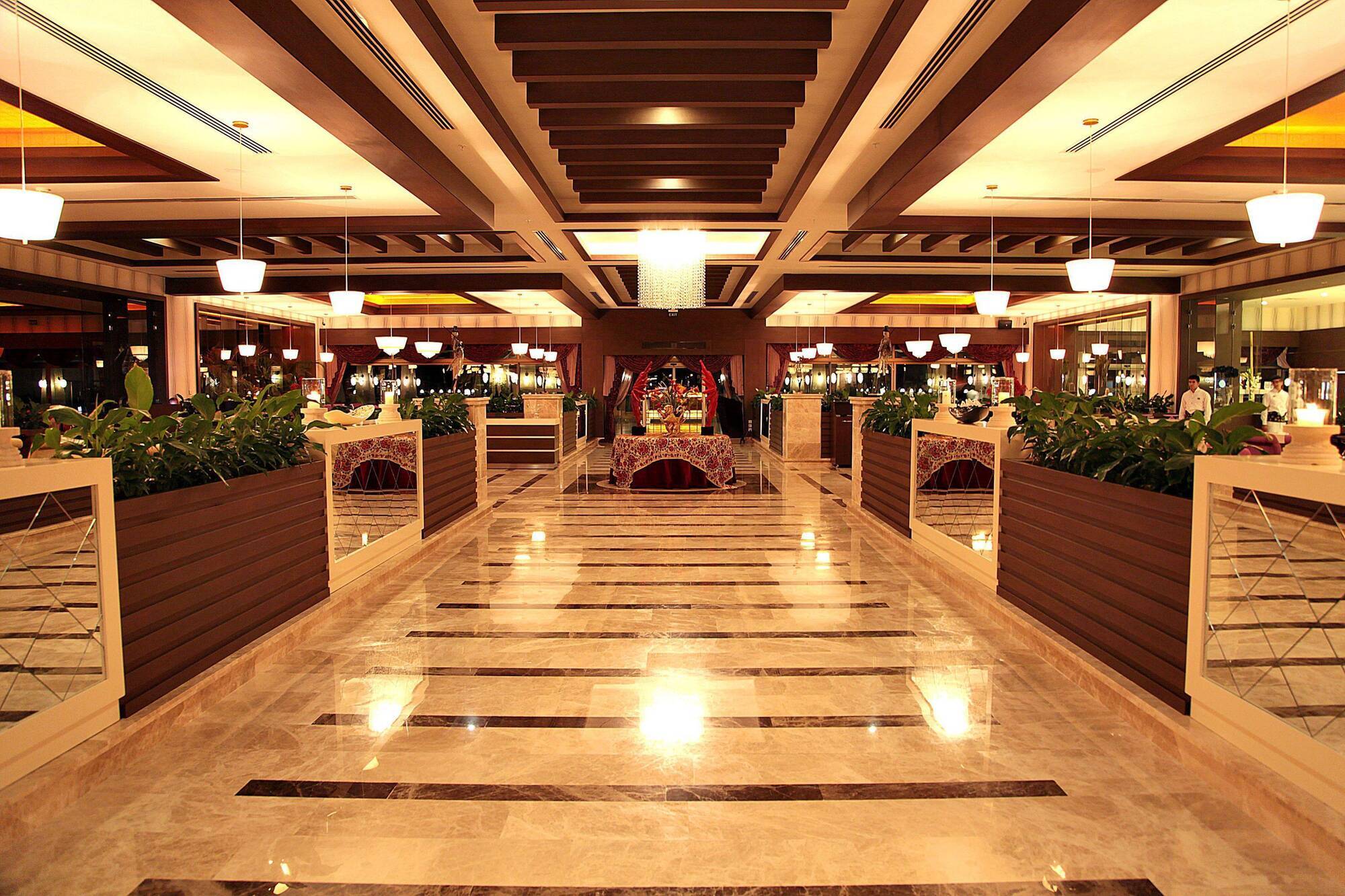 Cratos Premium Hotel, Casino, Port & Spa Kazaphani Dış mekan fotoğraf
